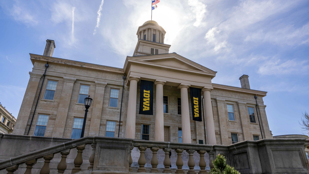 Photo of the Old Capitol Building at the University of Iowa on a sunny summer day
